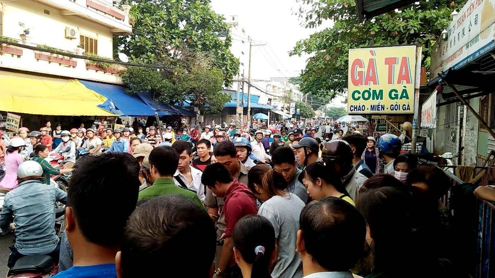 Cướp bị thiếu nữ đánh gục ở Sài Gòn